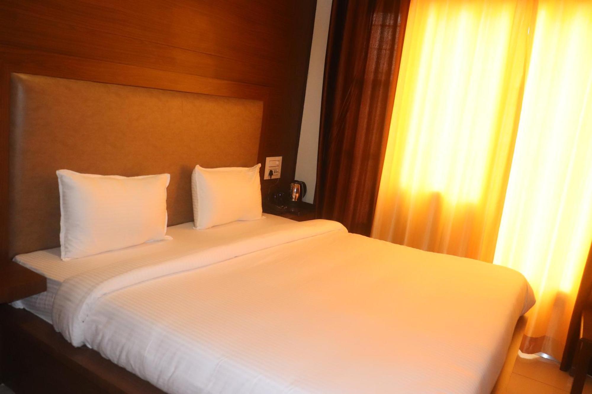 Hotel Park Street Pathānkot 외부 사진